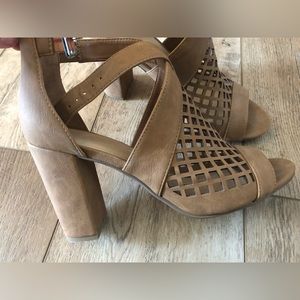 Dress sandals faux suede tan 7.5